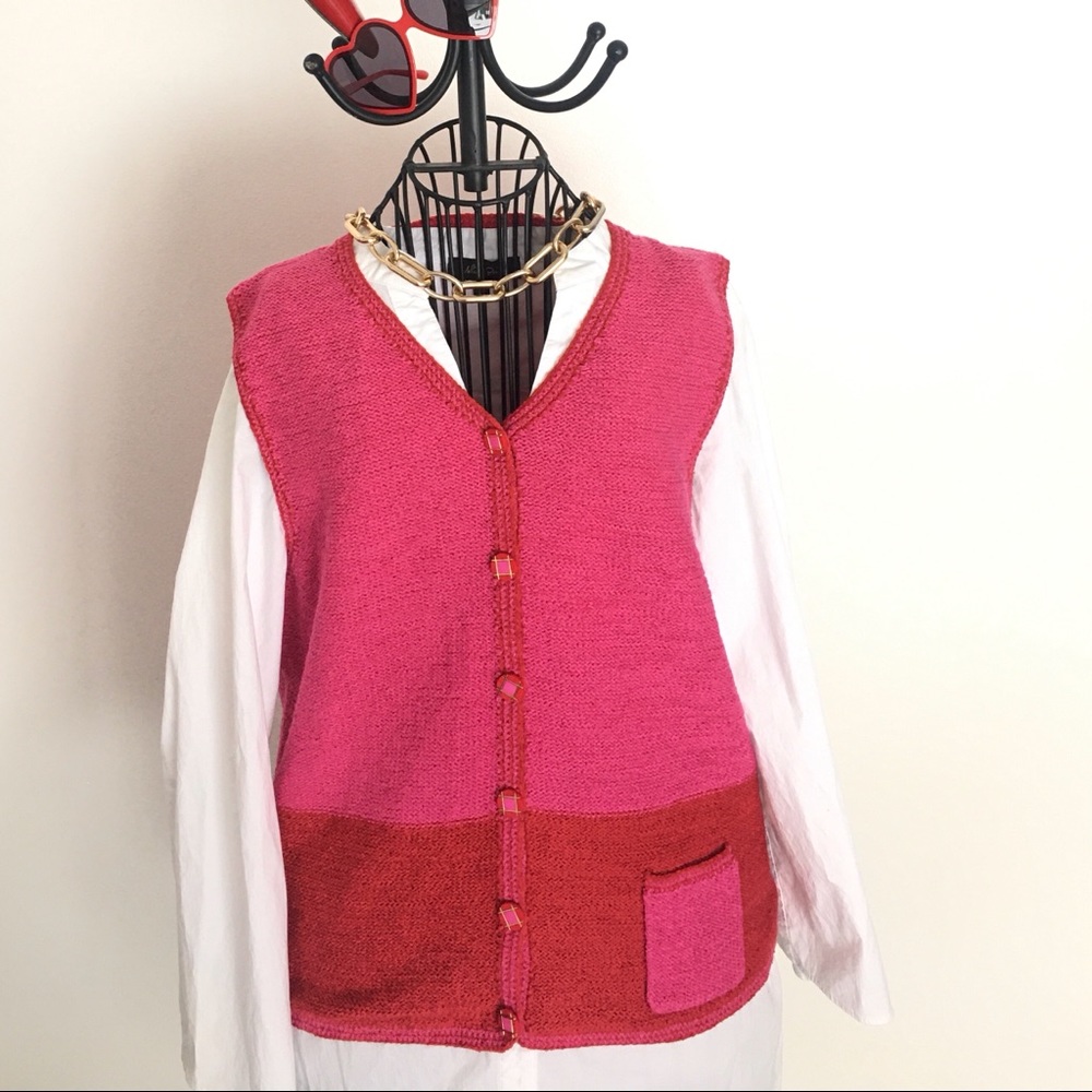 Ann Trinity pink and red vest size M